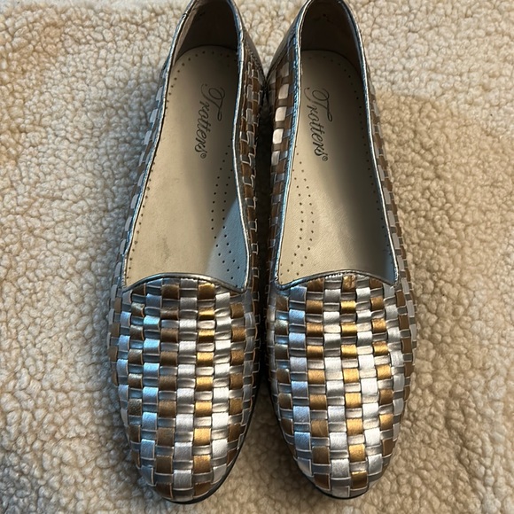 Trotters Shoes - Trotters gold and silver leather slip on shoes